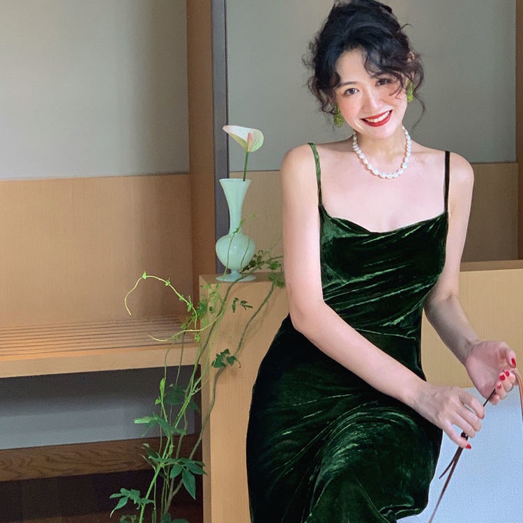 Đầm Nhung Hai Dây Dáng Dài Phong Cách Retro Thời Trang Cao Cấp Cho Nữ