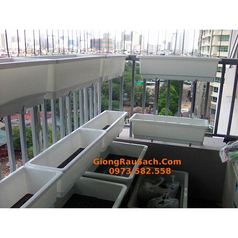 Combo Móc Treo Ban Công 2 Tầng + 2 Chậu Trồng Dài Thông Minh 67*24*20