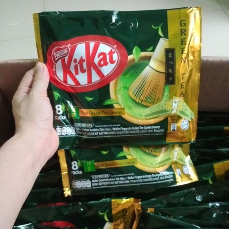 Bánh xốp Socola Kitkat vị Trà Xanh