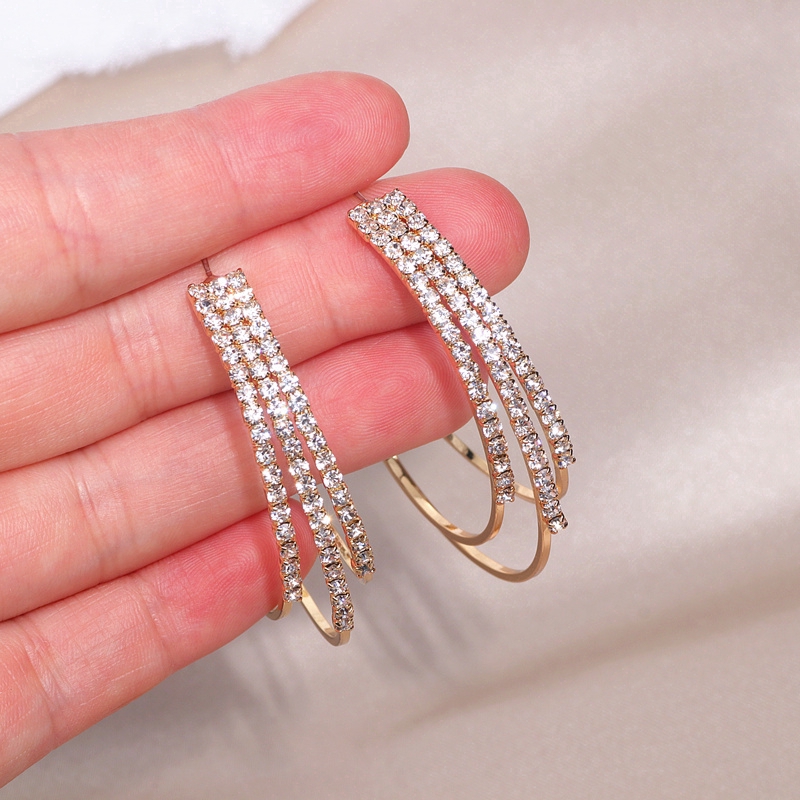 Bông tai thời trang