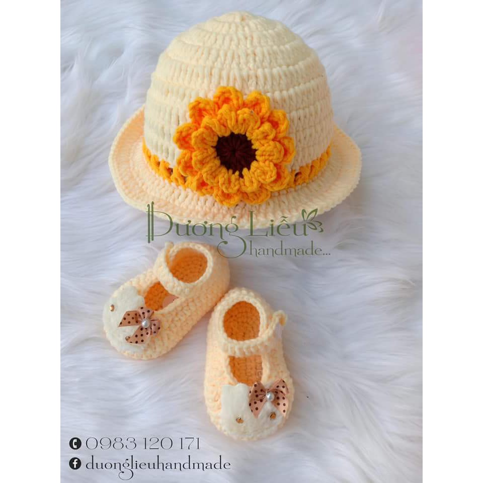 Set mũ và giày len cho bé gái