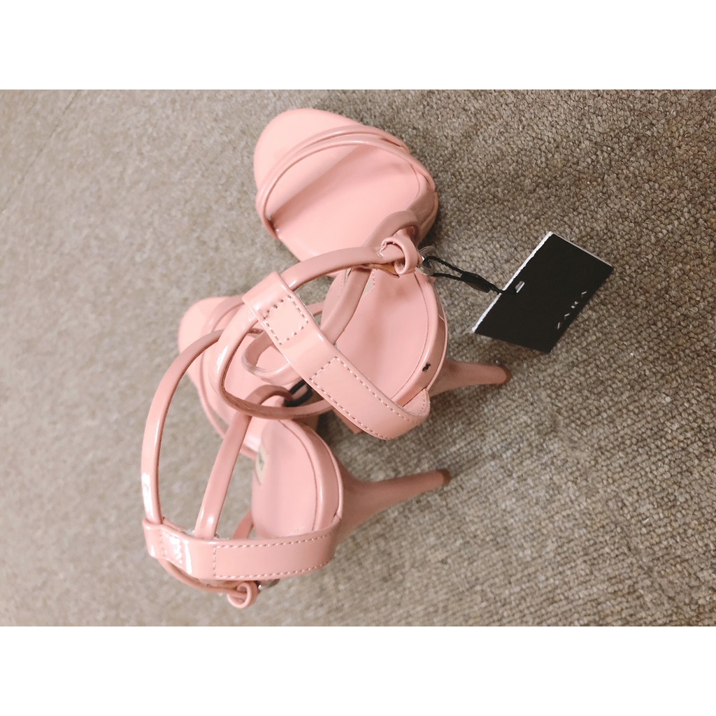 Cần Pass sandal Zara mới size 7 1/2 form nhỏ.