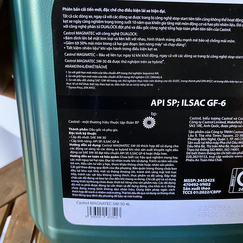 Nhớt ô tô: nhớt Castrol 5W30 chính hãng dùng cho động cơ máy xăng và xe hybrid MAGNATEC 4L API SP