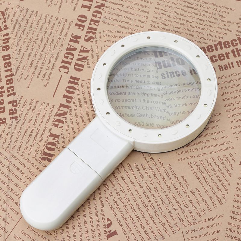 Kính Lúp Cầm Tay Aot.30X Có Đèn Led Tiện Dụng