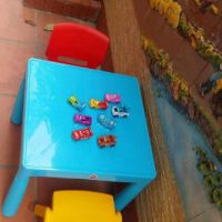 bộ bàn ghế cho bé (gồm 1 bàn và 2 ghế)