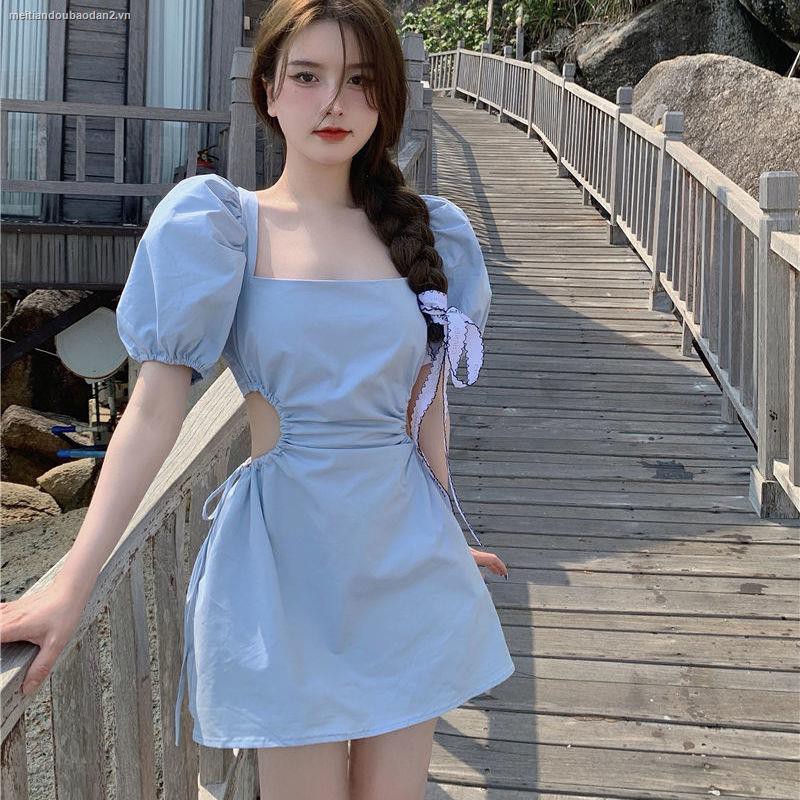 Đầm cổ vuông tay phồng hở lưng phong cách quyến rũ cho nữ