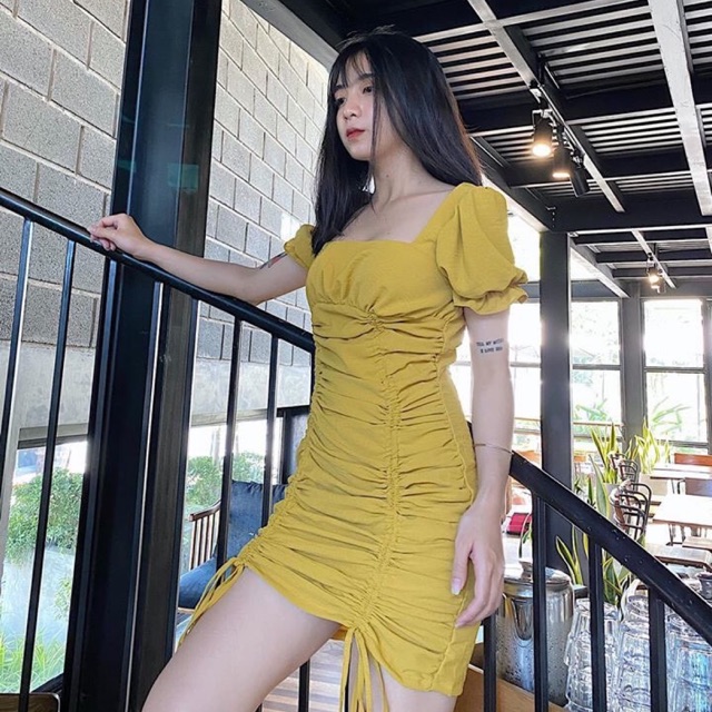 Đầm body rút dây