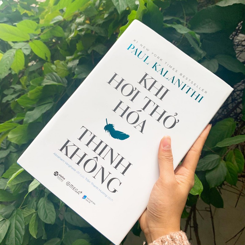 Sách - Khi Hơi Thở Hoá Thinh Không (Bìa Cứng) Tặng Kèm Bookmark