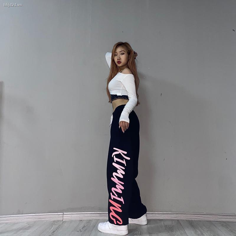 Quần Thể Thao Màu Đen Dáng Rộng In Họa Tiết Phong Cách Hip Hop Thời Trang Cho Nữ