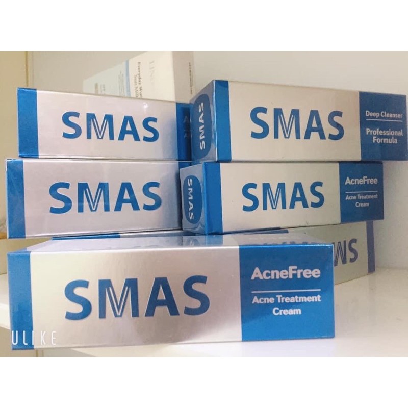 Kem mụn và sửa rửa mặt SMAS