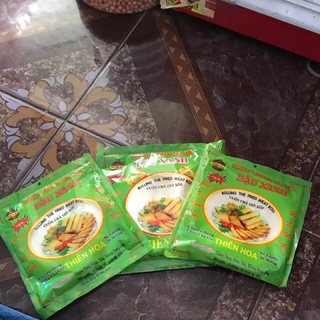 Bánh bía cuốn chả giò