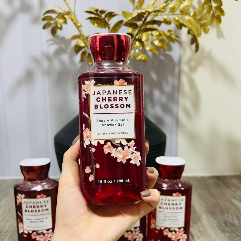 Sữa tắm Japanese Cherry Blossom Bath &amp; Body Works 295ml