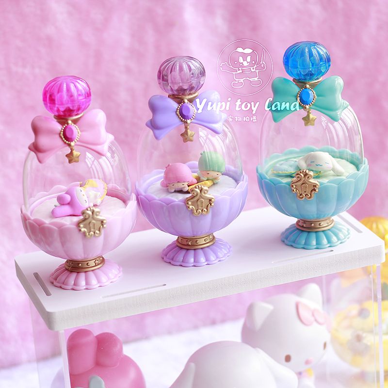 Mô hình blindbox lồng kính Sanrio Dolly Case
