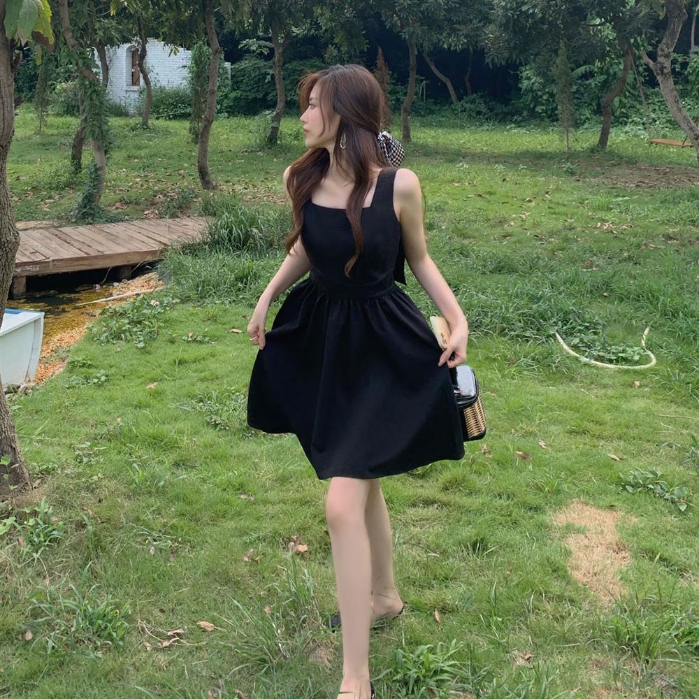 Đầm Ngắn Cổ Vuông Hai Dây Màu Đen Đính Nơ Phong Cách Pháp Thời Trang Mùa Hè 2021 Dành Cho Nữ