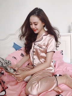 Bộ pyjama lụa tay cộc quần dài