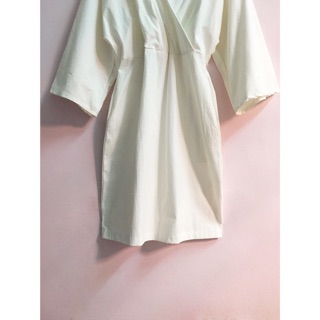 Đầm body cổ vạt chéo