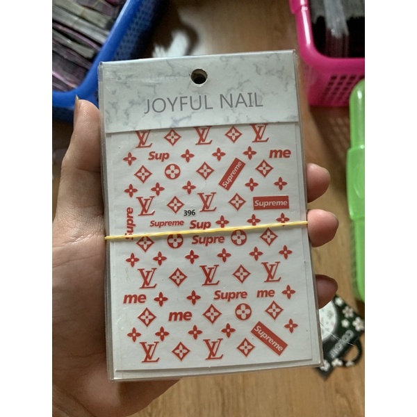 Sticker dán LV trắng