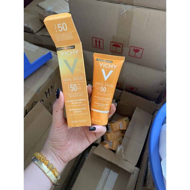 Kem Chống Nắng Dành cho da dầu VlCHY SPF50 - 60ml