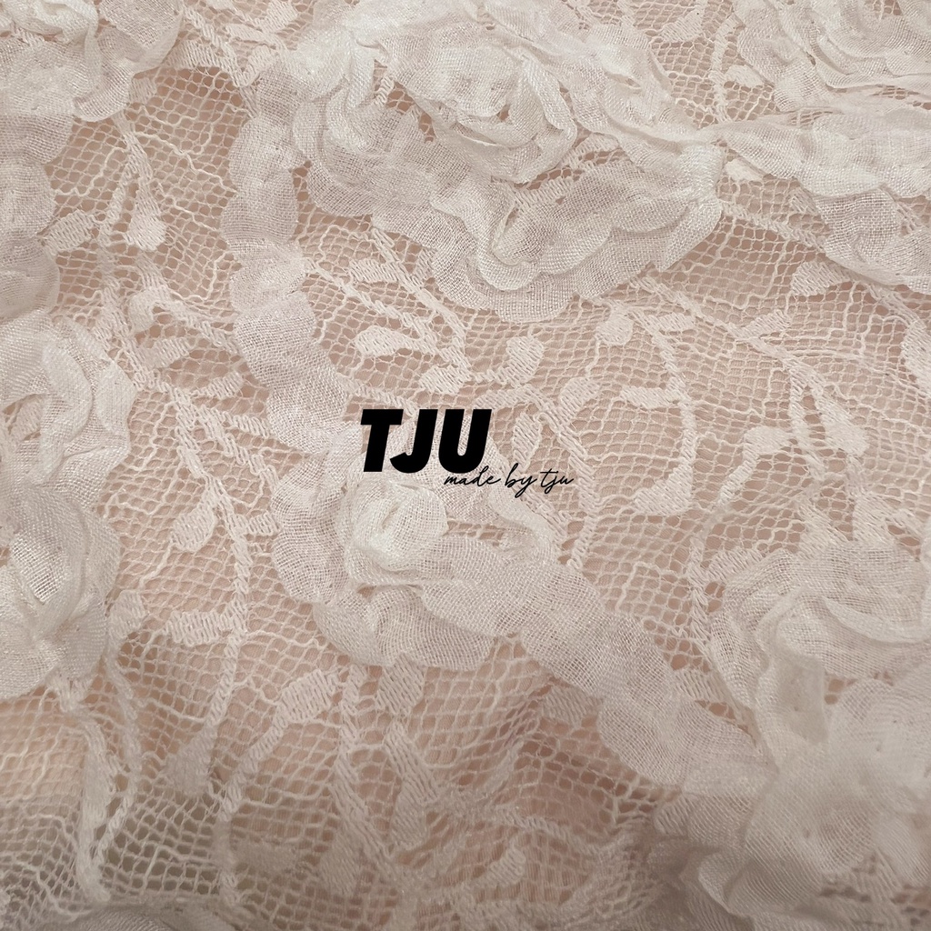 Áo tay bồng cổ vuông lưng chạy chun ren hoa LORA top (T-Ju thiết kế)