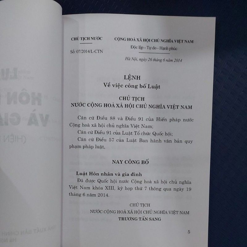 Sách - Luật Hôn nhân và Gia đình (Hiện hành) - (NXB Chính trị quốc gia Sự thât)