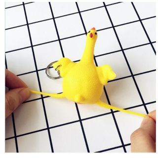 Móc khoá con gà đẻ trứng
