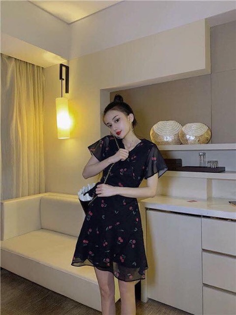 Đầm Cherry vạt đắp