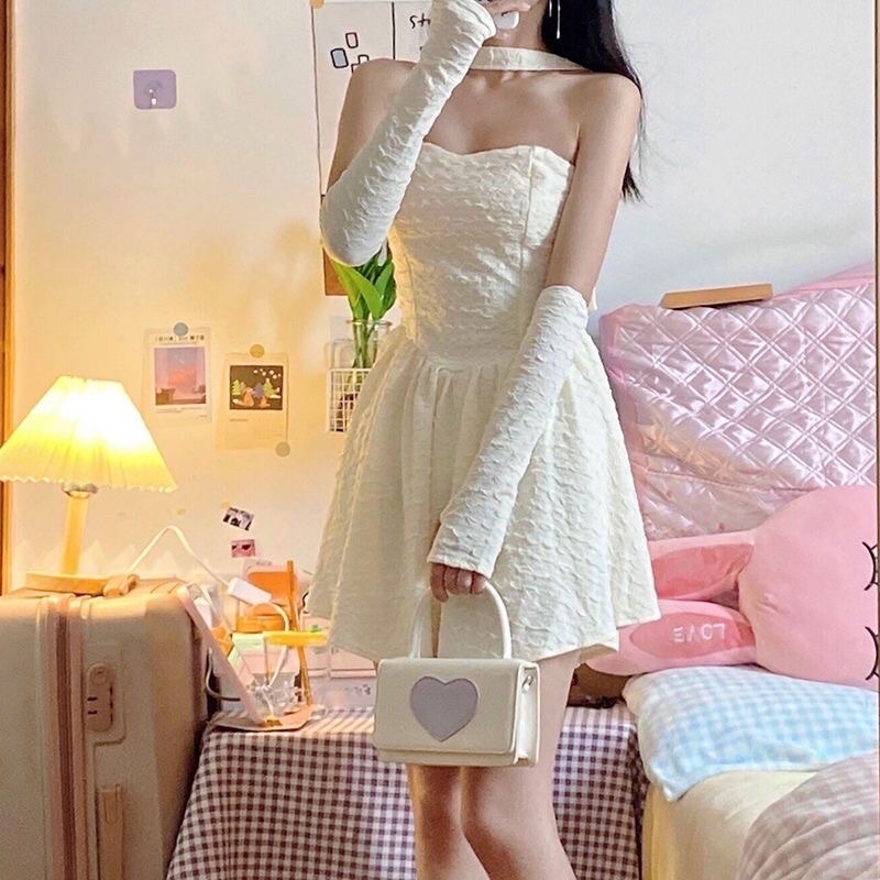 ĐẦM CÚP NGỰC BASIC VẢI NỔI CỰC XINH - đầm tiểu thư xoè hai màu đen trắng sang trọng