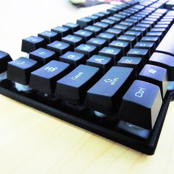 Combo bàn phím giả cơ và chuột Led 7 màu R8 1822 - X9 (Đen) + Tặng kèm tấm lót chuột | BigBuy360 - bigbuy360.vn