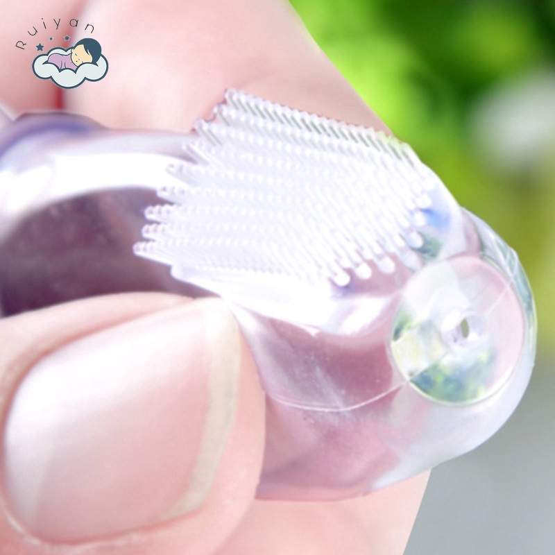 Bàn chải đánh răng bằng silicon tiện lợi cho bé