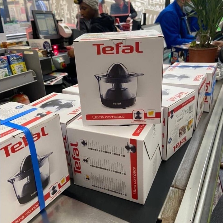 Máy vắt cam Tefal hàng chính hãng mua tại Pháp xoay hai chiều, sử dụng chỉ với một thao tác nhấn