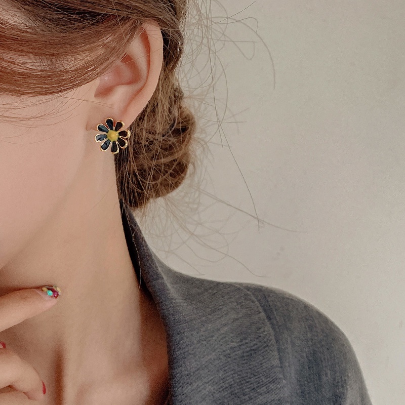 Bông Tai Hình Hoa Cúc Thời Trang Hàn Quốc Cổ Điển