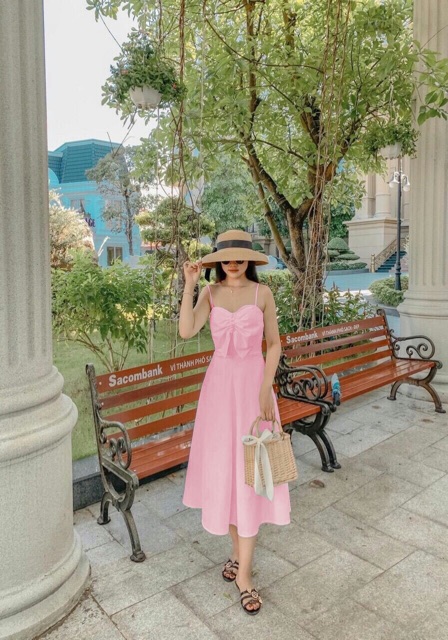 Đầm xoè xếp nơ ngực