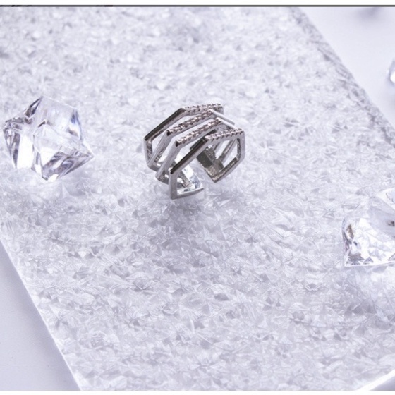 Miếng MICA trong suốt như kiếng pha lê dày chắc vân sóng nước, vân dọc chụp ảnh sản phẩm chuyên nghiệp