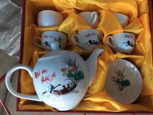 Bộ ấm chén mừng 20/11
