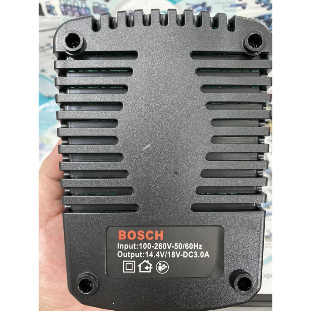 Sạc pin Bosch 14.4V - 18V Li-ion mới 100%, sử dụng điện 220VAC.