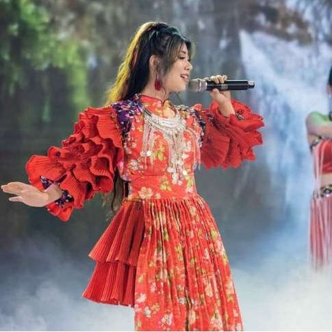 bộ hmong cho thuê - set hmong thiết kế lấy cảm hứng từ trang phục dân tộc hmong