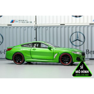 Mô hình xe BMW M8 1:24