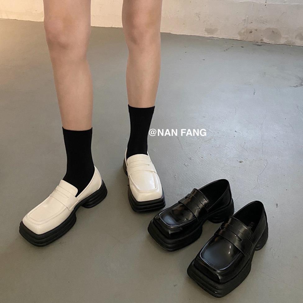 Giày mũi vuông đế cao cá tính phong cách retro
