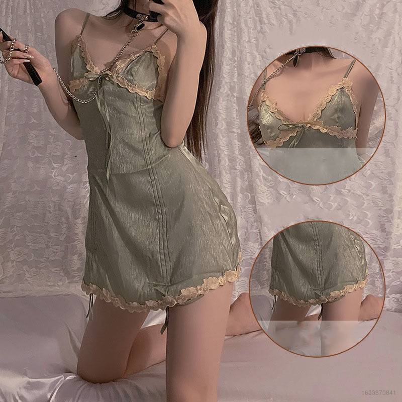 Bộ đồ ngủ hai dây phối ren cổ chữ V xẻ sâu gợi cảm cho nữ