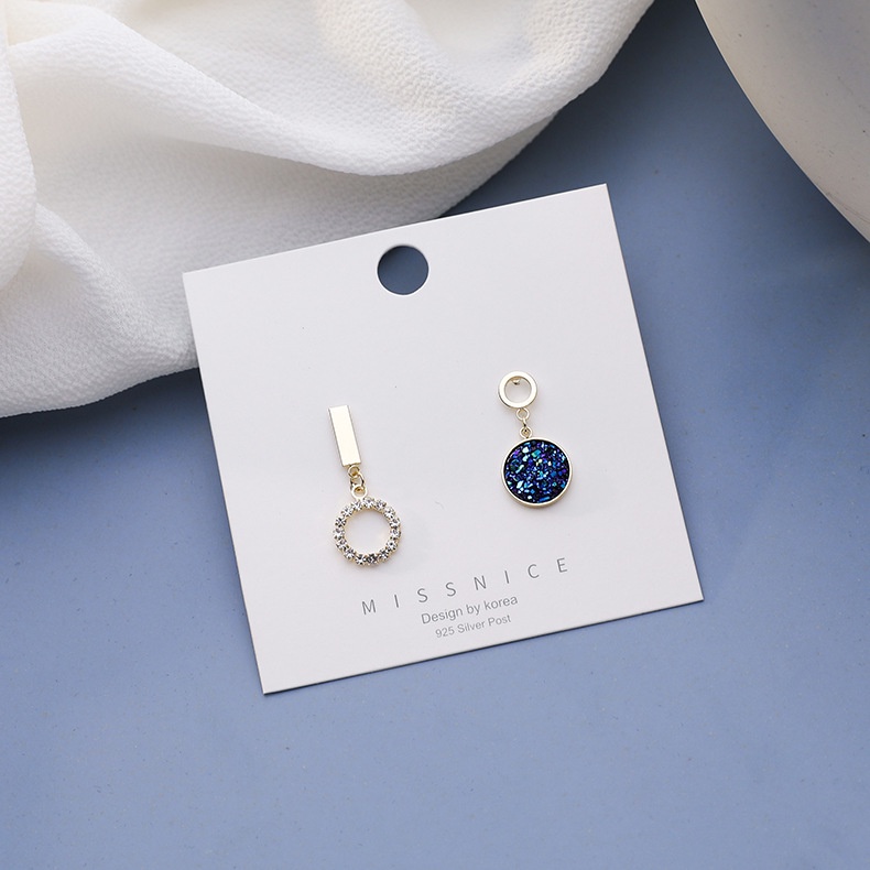 Khuyên Tai Nữ Trang Tạo Hình Độc Đáo