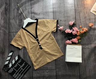 Áo croptop cổ tim gài nút