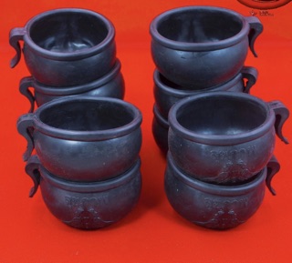 1 gáo cao su đen đựng nước, thức ăn cho Gia Cầm, Bồ Câu.