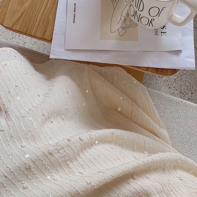 Váy thiết kế dáng dài lấp lánh óng ánh