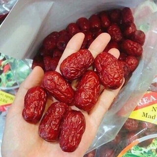 1 kg Táo đỏ tân cương táo ngon cùi dầy nhiều thịt.