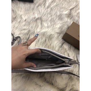 Túi đeo chéo nữ Micheal Kors