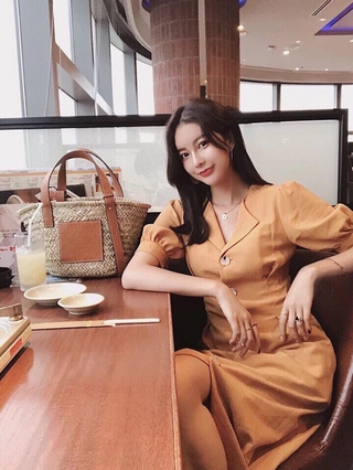 ĐẦM VÀNG TAY PHỒNG