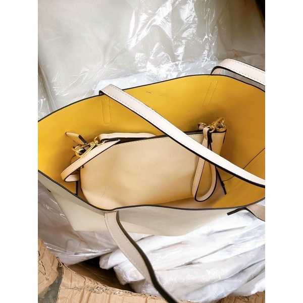 - Túi tote công sở da mềm vừa laptop hottrend Ellie city tote bag-kèm túi đeo chéo-màu trắng phối vàng