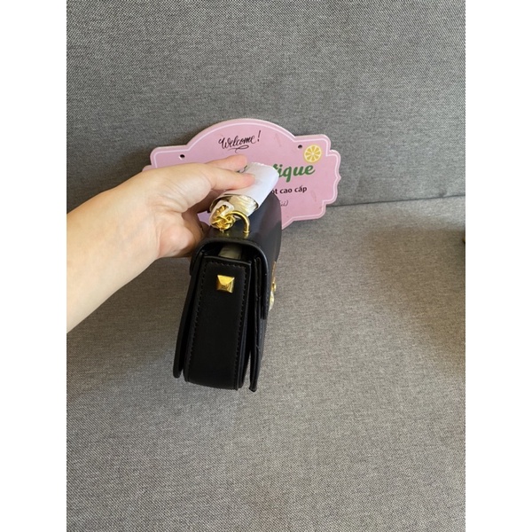 Túi xách nữ khoá nhọn ô trám đen 18cm