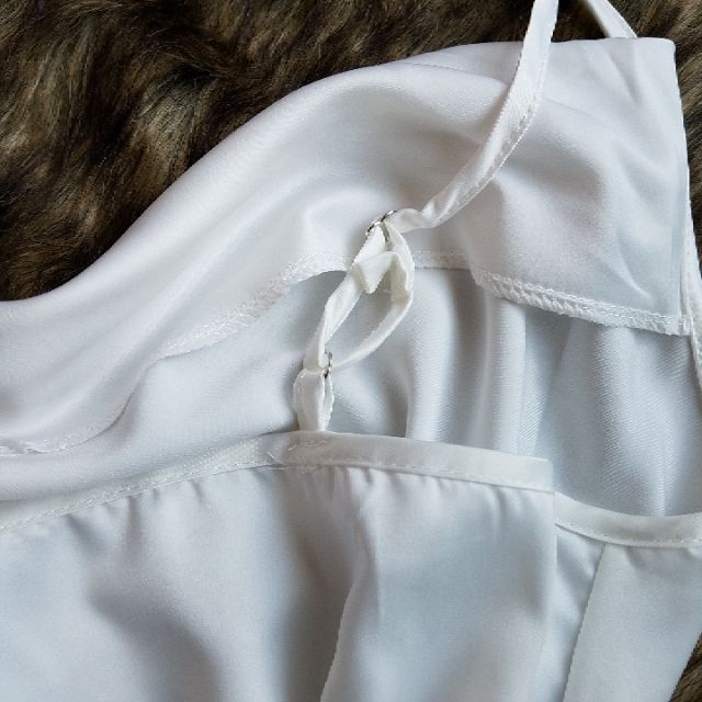 Sẵn] (Clip thật) Áo phi lụa cổ đỗ dây tăng đơ Size SML AQC44 | BigBuy360 - bigbuy360.vn