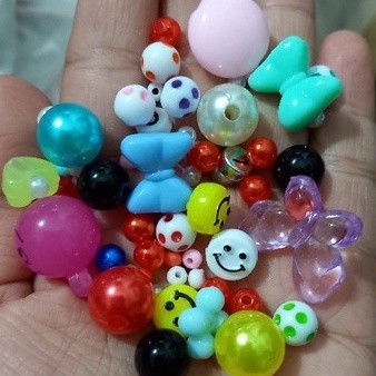 25gam hạt nhựa dsur size đủ kiểu làm dây chuyền vòng tay